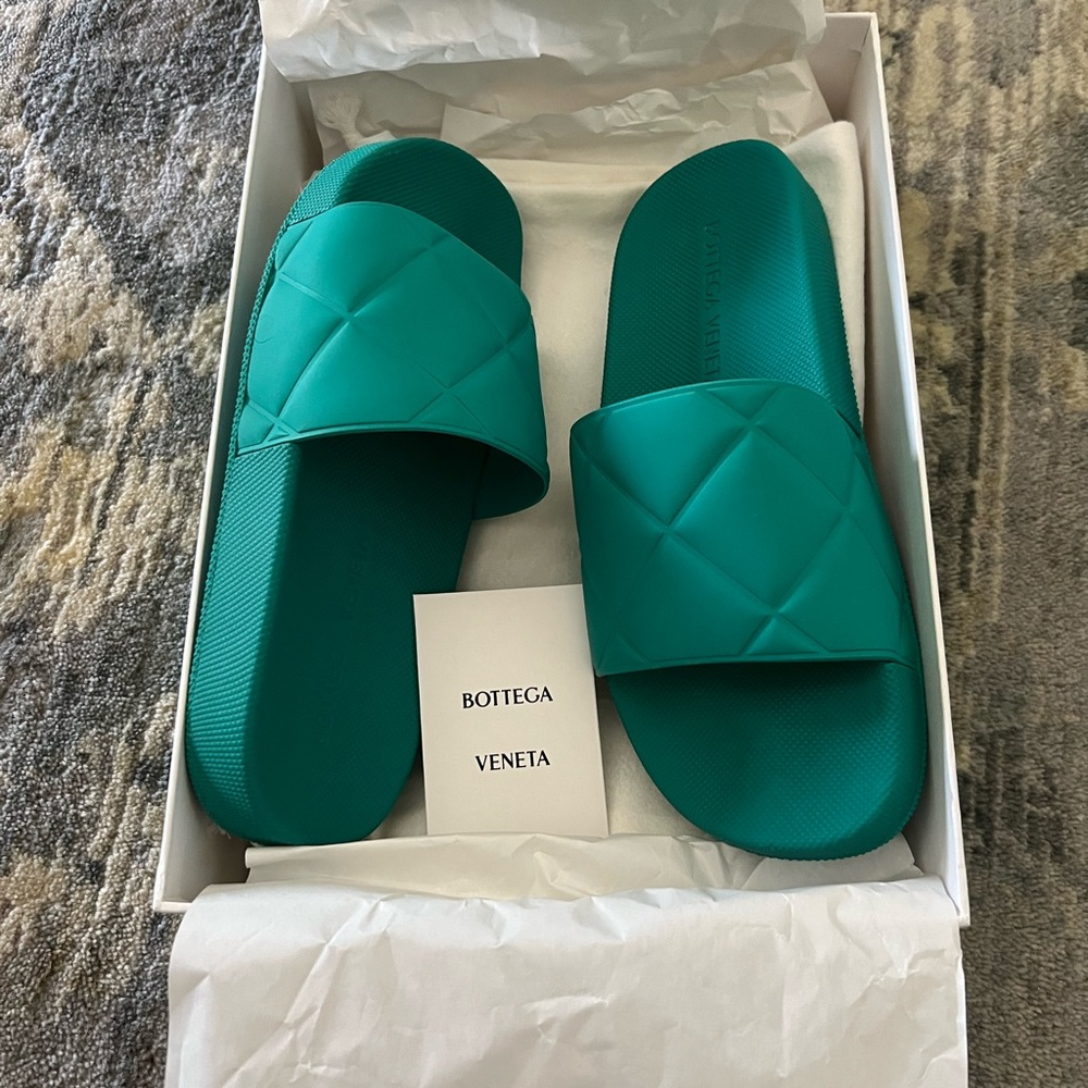 BOTTEGA VENETA Rubber The Slider Sandals size 38 in Neptune - Picture 9 of 10